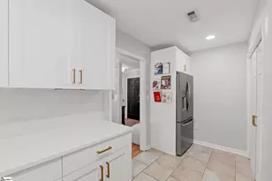 925 Cleveland St, Greenville, SC 29601 - Photo 17