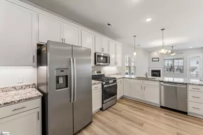 301 Hollenbeck Place, Greenville, SC 29607 - Photo 7