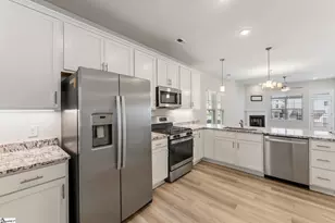301 Hollenbeck Pl, Greenville, SC 29607 - Photo 7