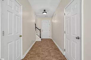 401 Woodbark Ct, Mauldin, SC 29662 - Photo 3