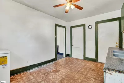 526 Perry Avenue, Greenville, SC 29611 - Photo 15