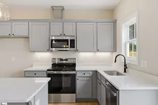 102 9th St, Greenville, SC 29611 - Photo 21