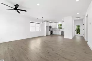 425 Ambiance Ct, Spartanburg, SC 29301 - Photo 9