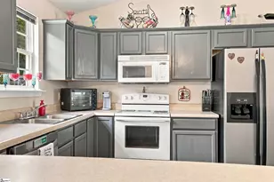 270 Chateau St, Boiling Springs, SC 29316 - Photo 9