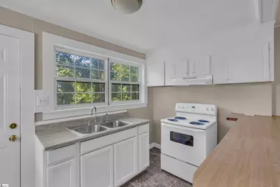 306 Westview Boulevard, Spartanburg, SC 29306 - Photo 9