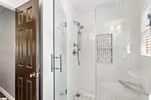 111 Fuller St, Greenville, SC 29605 - Photo 25