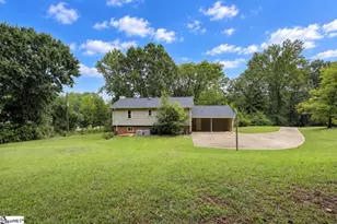 1206 Lakeview Dr, Greenville, SC 29611 - Photo 25