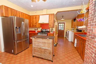 700 N Trade (B) Ave, Landrum, SC 29536 - Photo 17