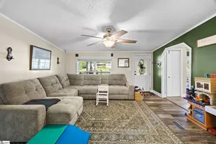 107 Fielding Ln, Fountain Inn, SC 29644 - Photo 5