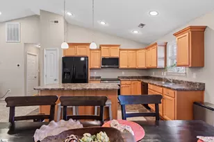 430 Peaksview Dr, Simpsonville, SC 29681 - Photo 9