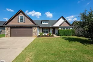 430 Peaksview Dr, Simpsonville, SC 29681 - Photo 1