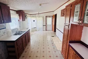 604 Bar B Villa Rd, Clinton, SC 29325 - Photo 9