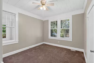 19 N Washington Avenue, Greenville, SC 29611 - Photo 15