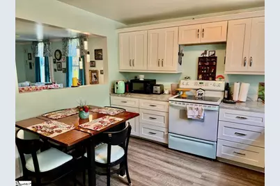 206 E Greenwood Street, Landrum, SC 29356 - Photo 13