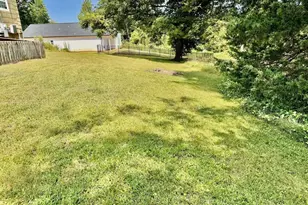 206 E Greenwood St, Landrum, SC 29356 - Photo 27