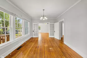 102 W Farley Ave, Laurens, SC 29360 - Photo 9