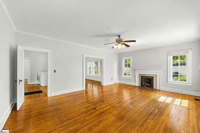 102 W Farley Avenue, Laurens, SC 29360 - Photo 5