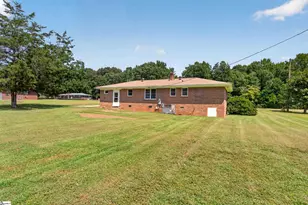 242 Sherwood Dr, Belton, SC 29627 - Photo 9
