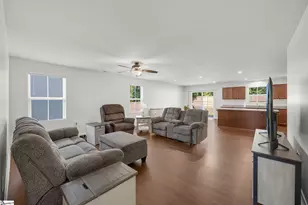 664 Hardwood Dr, Boiling Springs, SC 29316 - Photo 5