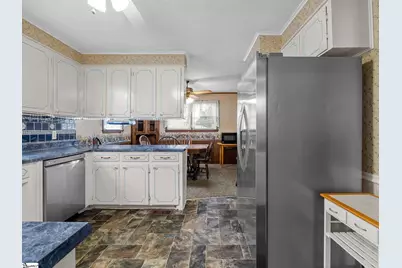 808 Primrose Lane, Spartanburg, SC 29303 - Photo 17