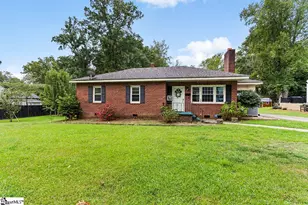 606 Cedar St, Clinton, SC 29325 - Photo 1