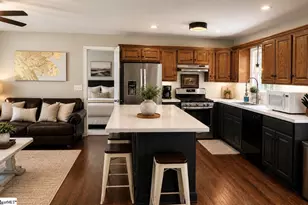 14059 E Camelia Ln, Seneca, SC 29678 - Photo 3