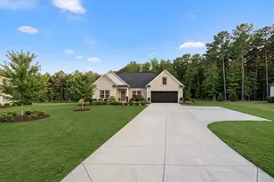 261 Carriage Gate Dr, Wellford, SC 29385 - Photo 1