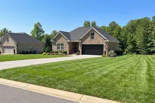 257 Carriage Gate Dr, Wellford, SC 29385 - Photo 1