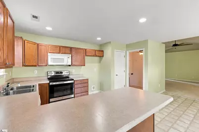 106 Landing Lane, Simpsonville, SC 29681 - Photo 5