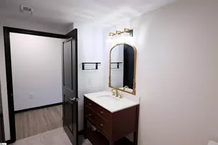 100 E Washington St, Greenville, SC 29601 - Photo 15