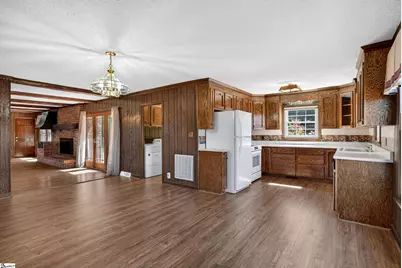 3858 N Highway 101, Greer, SC 29651 - Photo 9