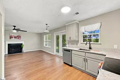 18 Reedy River Way, Greenville, SC 29605 - Photo 7