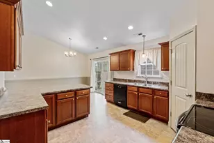 863 Vandenburg Dr, Boiling Springs, SC 29316 - Photo 13