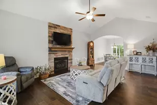 404 Ansel Woods Ln, Greer, SC 29651 - Photo 3