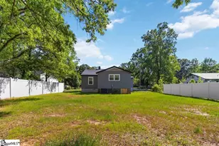 809 E Ferguson St, Clinton, SC 29325 - Photo 17