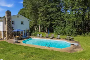 215 Thompson Rd, Taylors, SC 29687 - Photo 3
