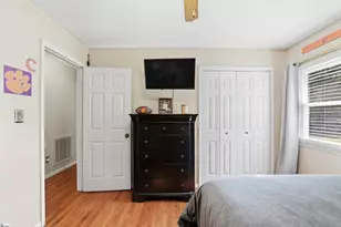 215 Thompson Rd, Taylors, SC 29687 - Photo 13