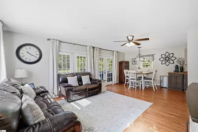 215 Thompson Road, Taylors, SC 29687 - Photo 5
