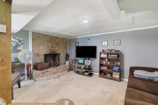 215 Thompson Rd, Taylors, SC 29687 - Photo 23