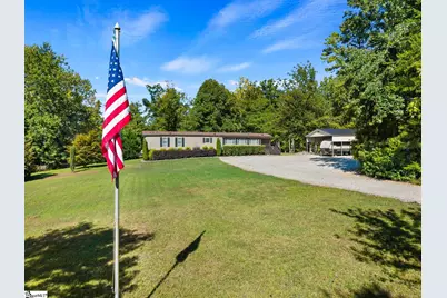 71 Lodgeview Court, Gray Court, SC 29645 - Photo 1