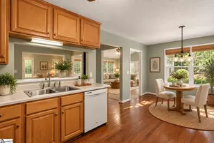 612 Crestwood Dr, Greenville, SC 29609 - Photo 9