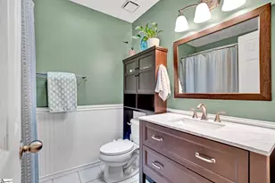 215 E Shefford St, Greer, SC 29650 - Photo 23