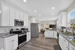 205 Hillyer Ct, Greenville, SC 29617 - Photo 5