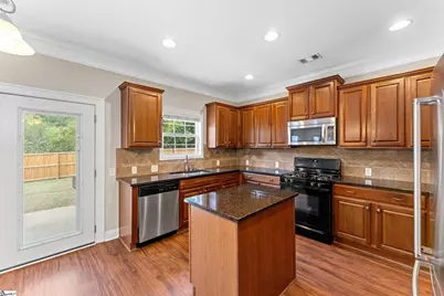 300 Roanoke Way, Greenville, SC 29607 - Photo 15