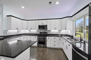 305 Waters Rd, Taylors, SC 29687 - Photo 13