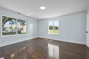 305 Waters Rd, Taylors, SC 29687 - Photo 23