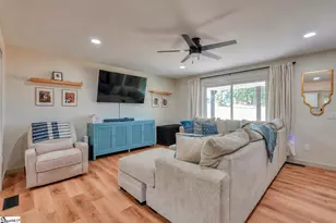 406 Creekside Dr, Boiling Springs, SC 29316 - Photo 3