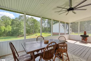 406 Creekside Dr, Boiling Springs, SC 29316 - Photo 11