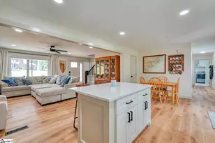 406 Creekside Dr, Boiling Springs, SC 29316 - Photo 5