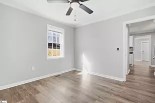 401 Fair St, Greenville, SC 29609 - Photo 13